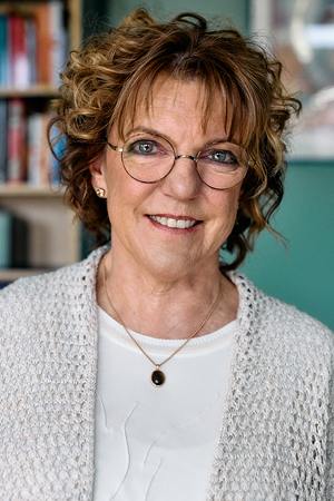 FREIE TRAUERREDNERIN - Dr. Christine Weindel-Wörl